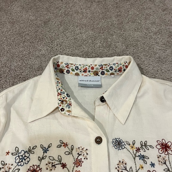 Alfred Dunner Button-Up Blouse - Picture 4 of 7